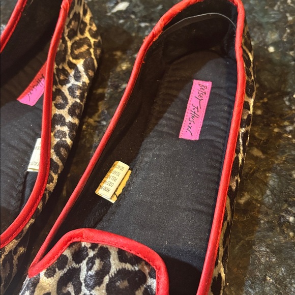 Betsey Johnson Animal Print Flats! Size 11 - Picture 3 of 5